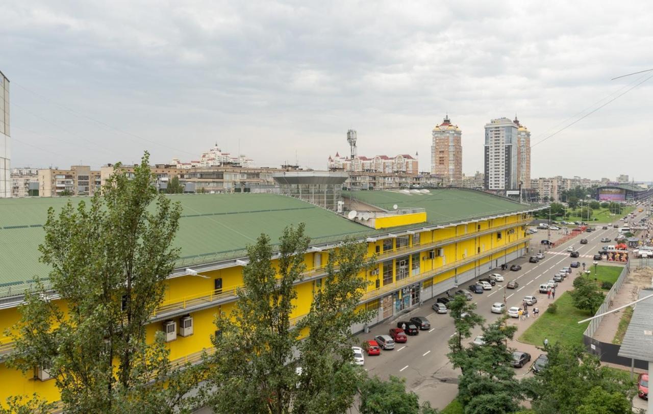 комфортная, светлая у метро на оболони *